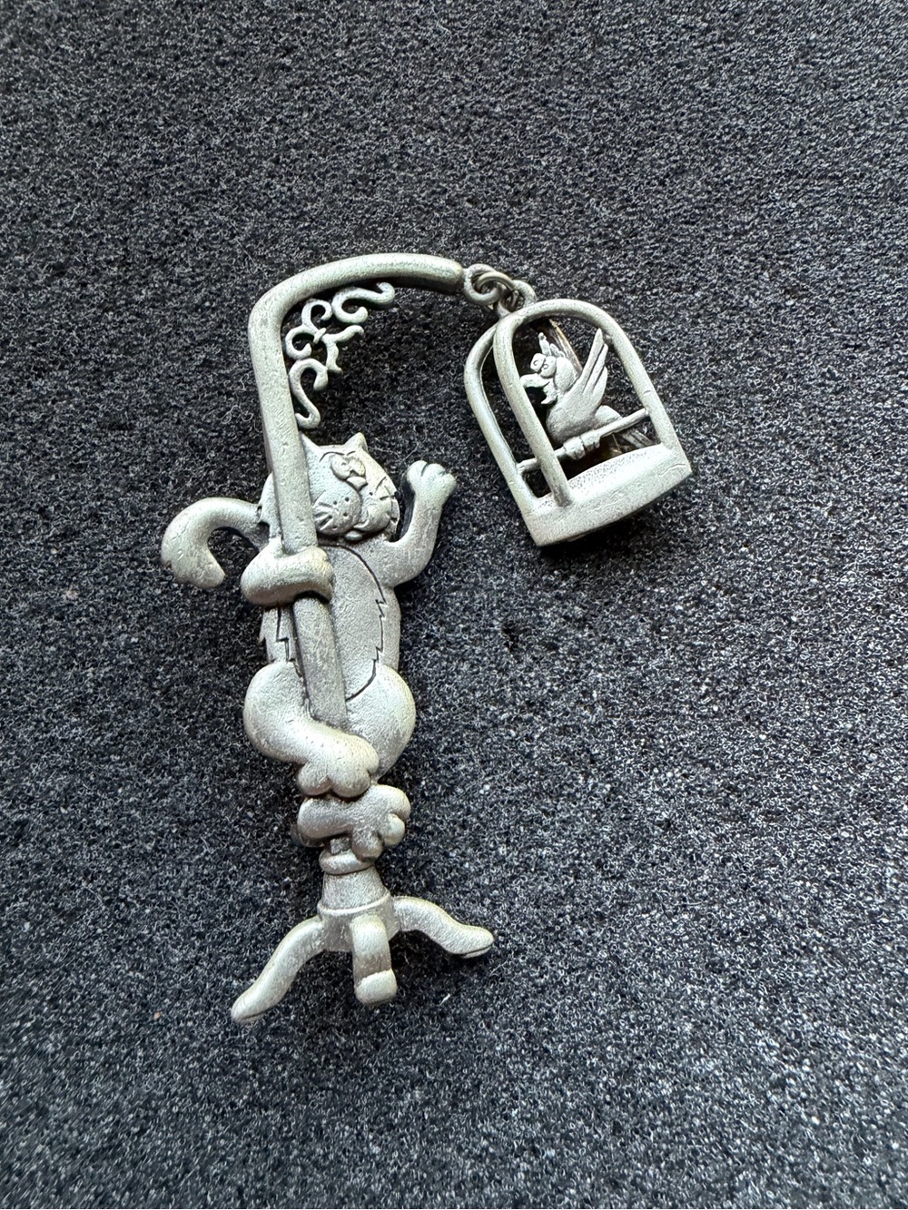 Vintage Jonette Jewelry (JJ) pewter brooch